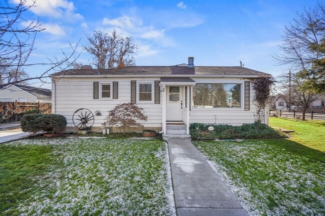 Building Photo - 3bd/2ba with Great Boise Location on Large Corner Lot