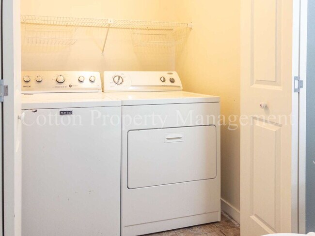 Building Photo - 2BR/2.5BA - In Birch Creek Community Townhome - $1,750/month - Pet Friendly*