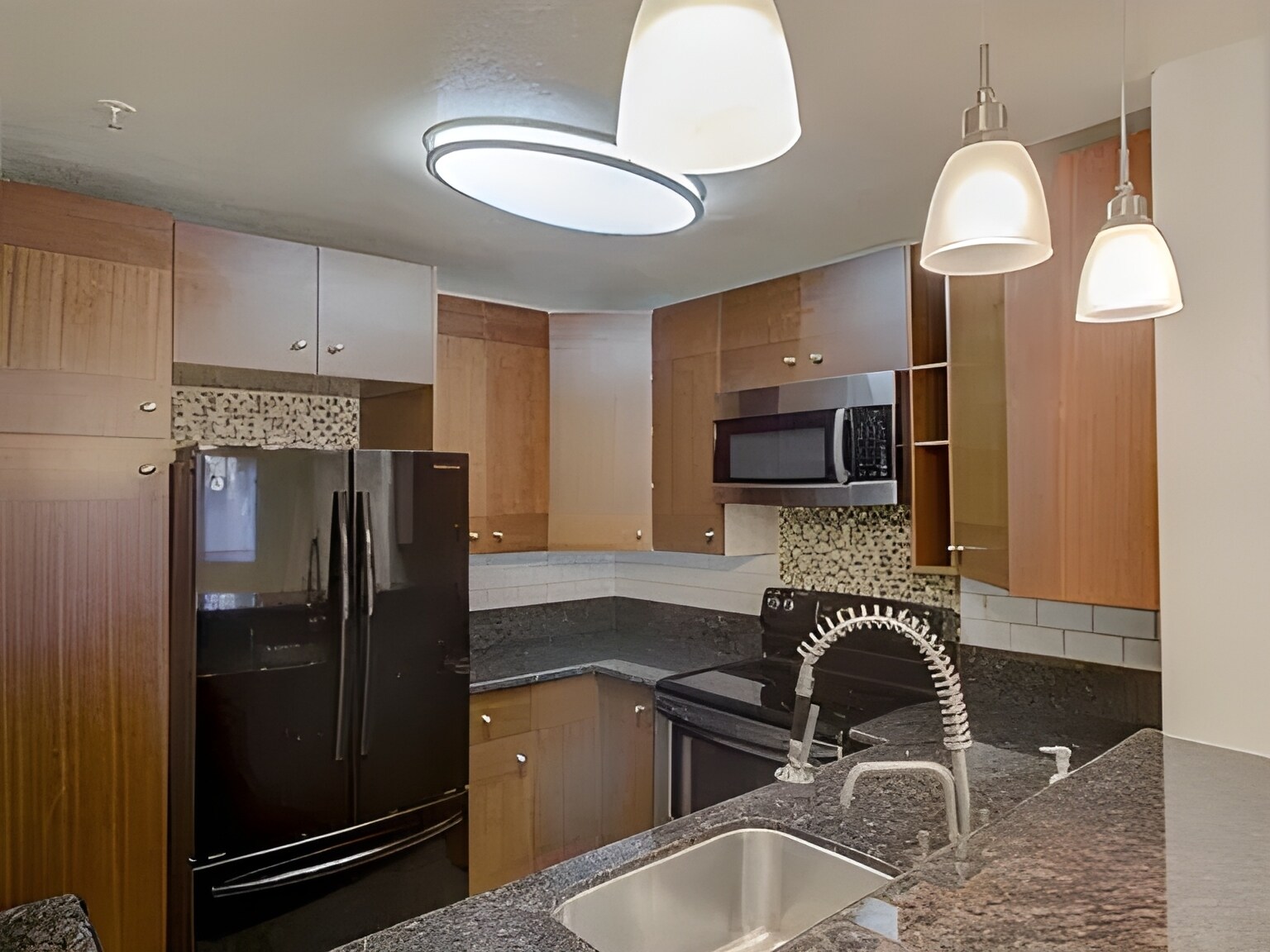 Building Photo - 3550 Lebon Dr