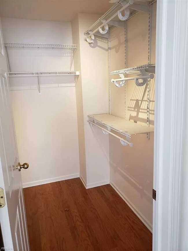 Building Photo - 2906 Barclay Way