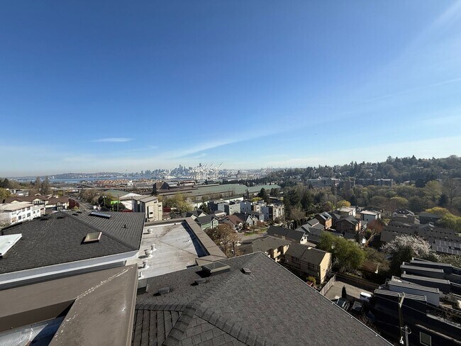 Building Photo - Sausalito Condominiums - West Seattle
