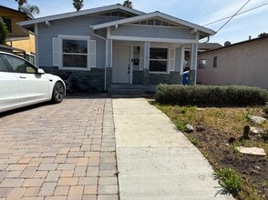 Building Photo - Lovely 2 bedrooms and 1 bathroom beach cottage in San Pedro