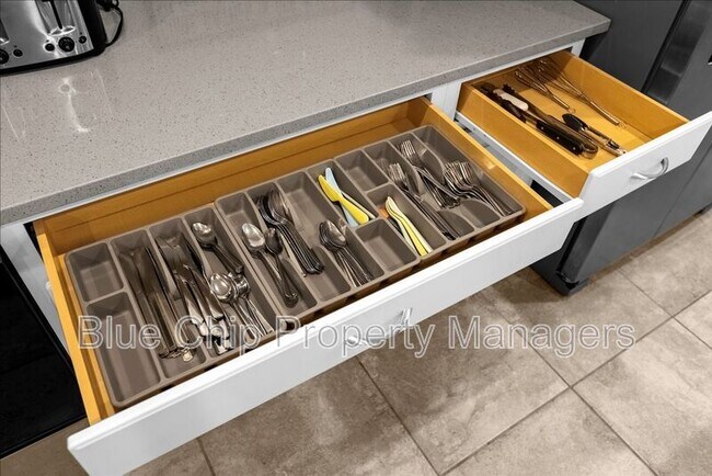 Building Photo - 8947 Amelia Downs Trail