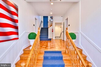 Building Photo - 221 S Alfred St