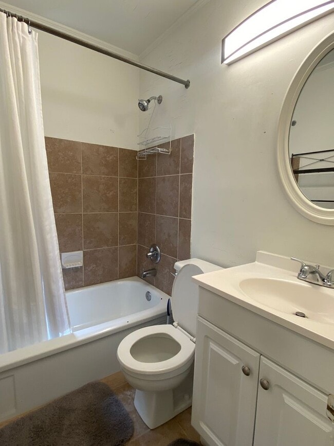 Building Photo - Three Beds, One Bath in Highland Springs. ...