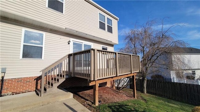 Building Photo - Spacious 4-Bedroom 3.5 bath Colonial with Pool & Modern Upgrades