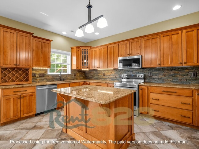 Building Photo - 243 Wildbriar Rd