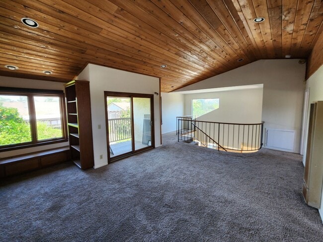 Building Photo - University City - Two Story House - Two Ca...