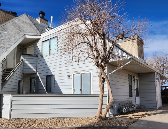 Primary Photo - 17090 E Ford Dr