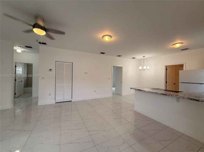 Building Photo - 3027 NW 23rd Ave