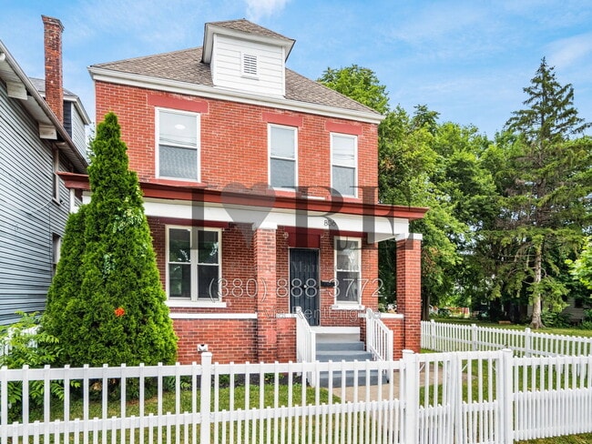 Building Photo - 806 Sullivant Ave