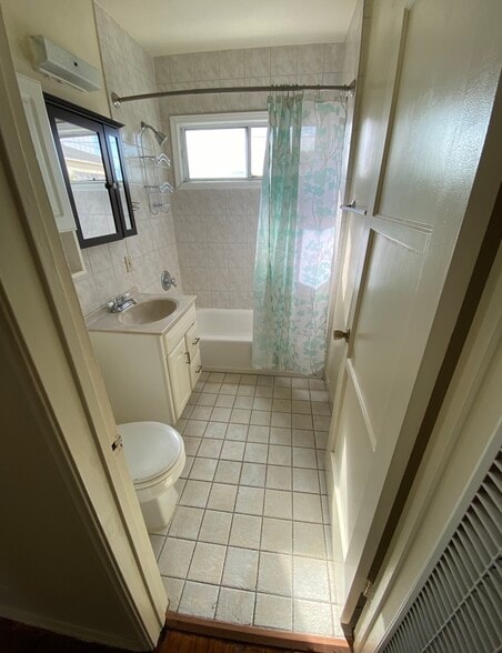 Building Photo - 1226 25th St