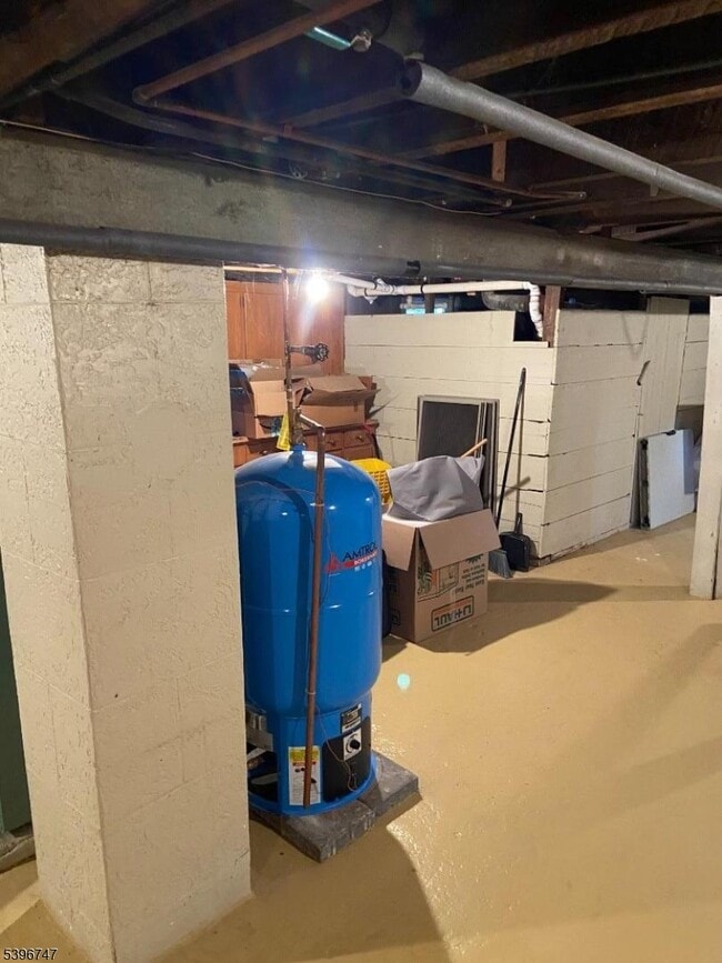 Building Photo - 492 Dogwood Ln