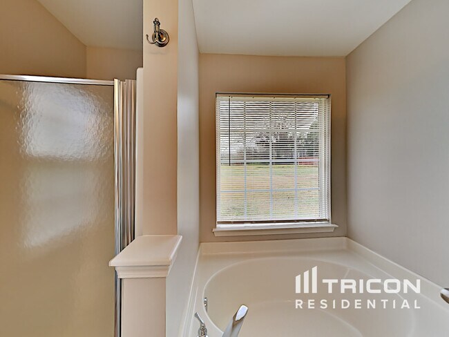 Building Photo - 2907 Rainwater Ct