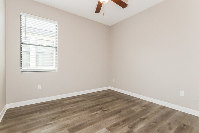 Building Photo - 10129 Count Fleet Dr