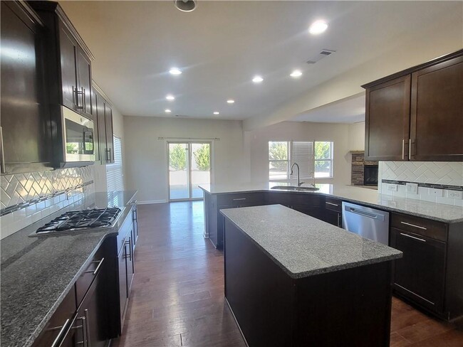 Building Photo - 5295 Rustic Ct