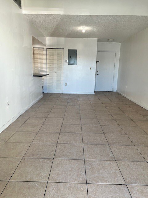 Living/Dinning room - 9741 Fontainebleau Blvd