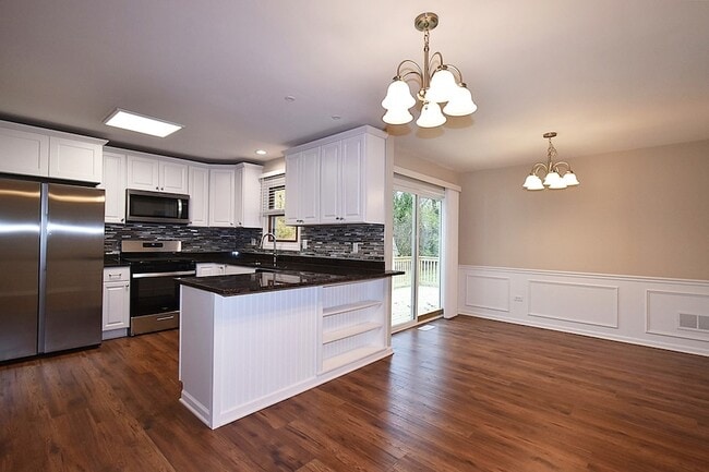 Building Photo - 1191 Meadow Ln