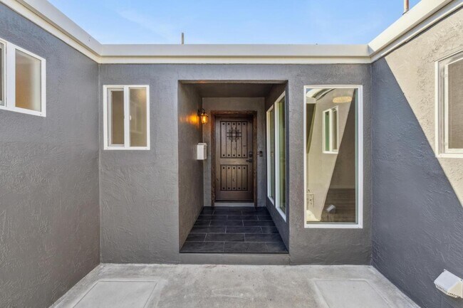 Building Photo - 700 Gull Ave