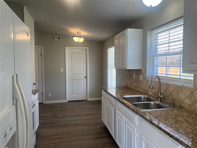 Building Photo - 119 Hillside Beach Dr