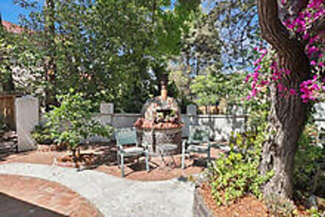 Building Photo - Beautiful 3 Bedroom Home-$750.00 Off 1st M...