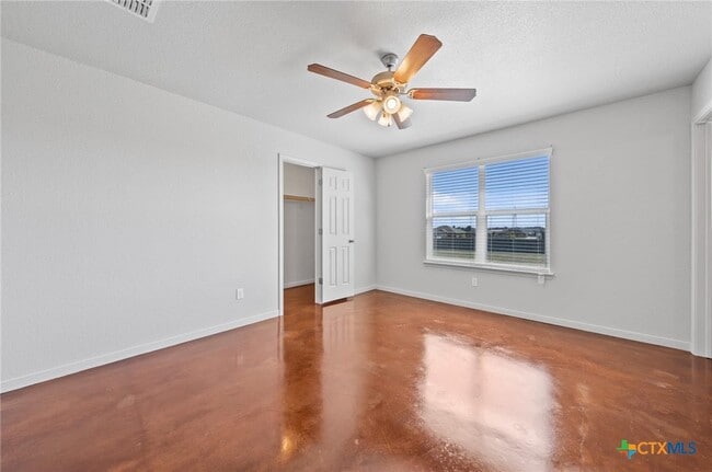 Building Photo - 3749 W Amity Rd