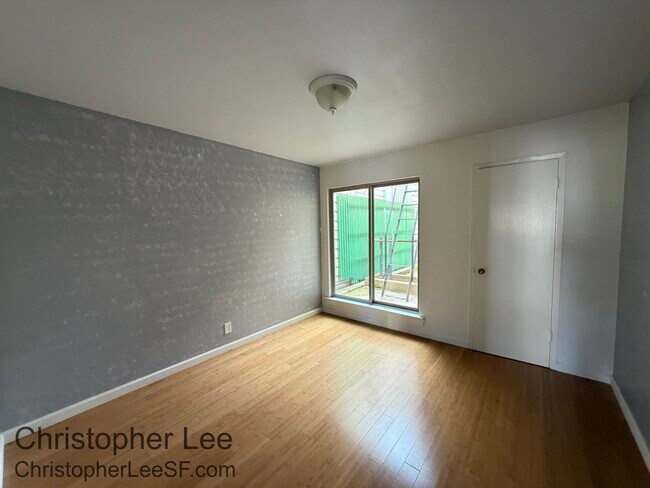 Building Photo - 777 5th Ave