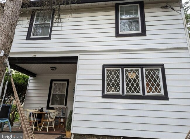 Primary Photo - 109 Petrie Ave