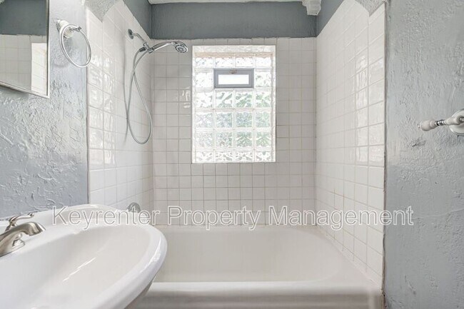 Building Photo - 1520 NW 47th St