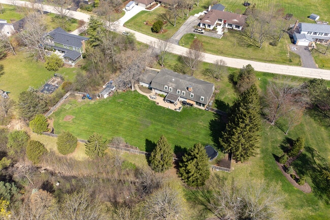 Building Photo - 877 Fair Way