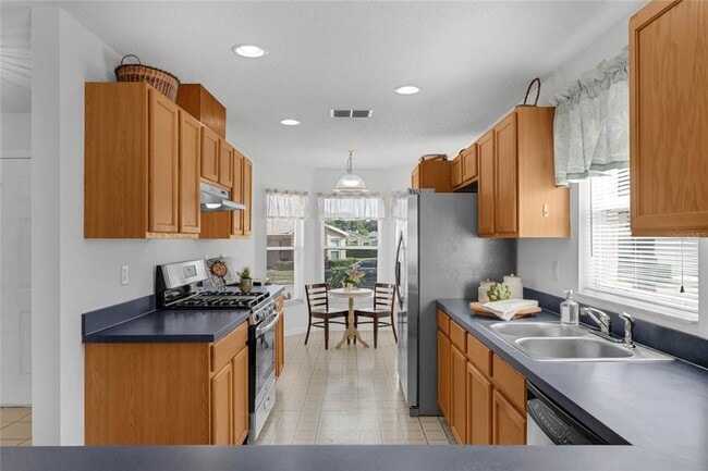 Building Photo - 408 Lake Suzanne Dr