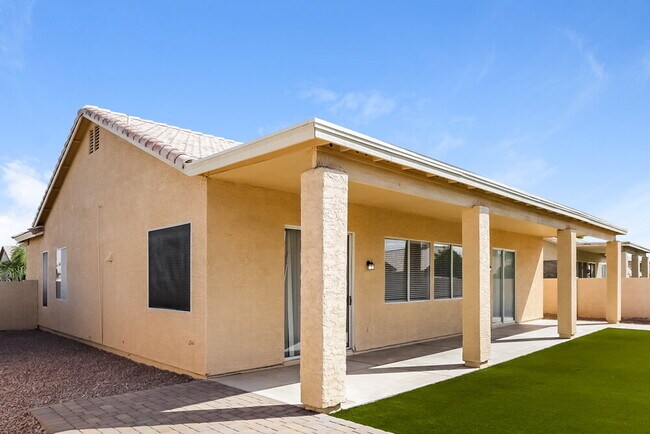 Building Photo - 13719 W Tara Ln