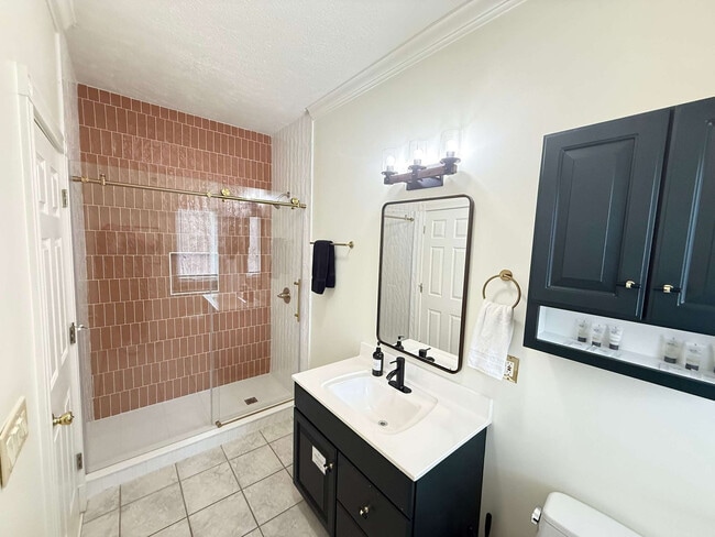 Building Photo - 33 Pinners Ln