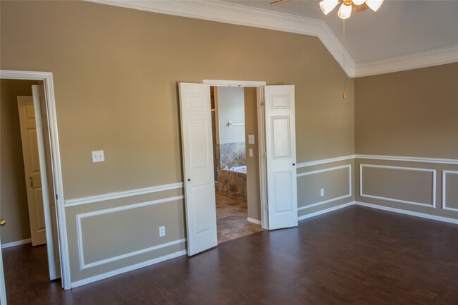 Building Photo - 25727 Bearborough Dr