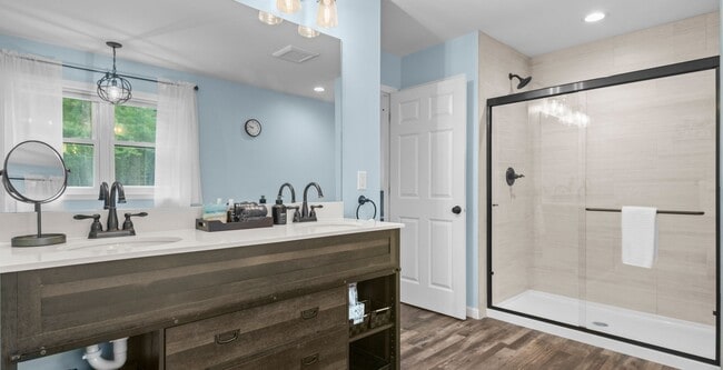 Building Photo - Tranquil Waters - Furnished Monthly Rental