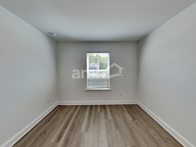 Building Photo - 1208 Livengood Wy