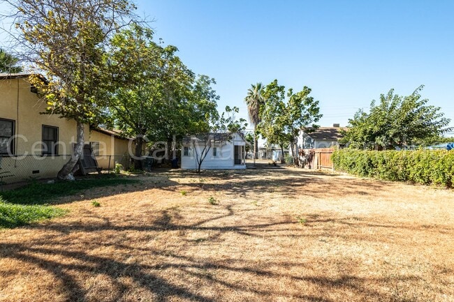 Building Photo - 2 Bedroom/1 Bath Home - $1550 Per Month!