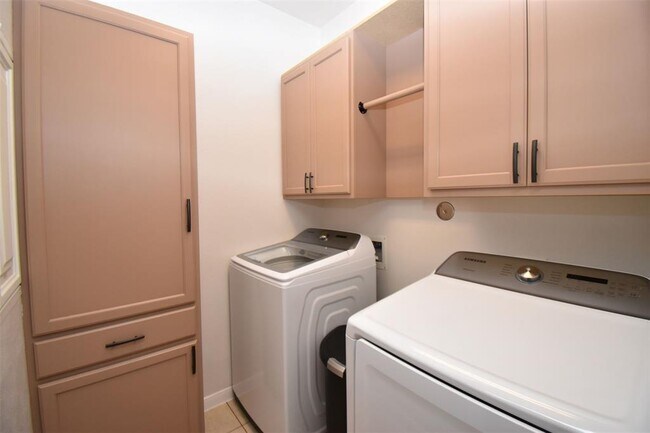 Building Photo - 4467 Gerona St