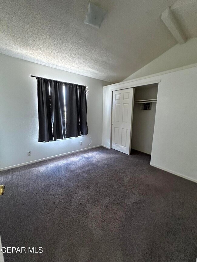 Building Photo - 1340 James Cravens Ct