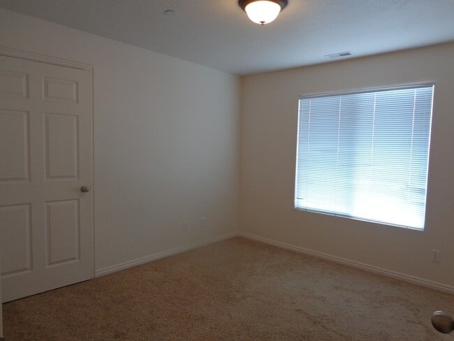 Building Photo - Beautiful Richfield Condominium