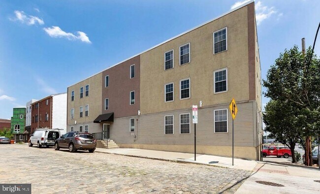 Building Photo - 401-11-411 N Front St