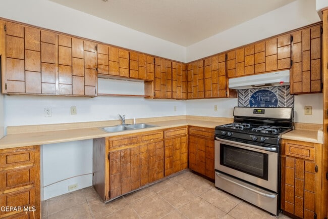Building Photo - 921 Wier Ln