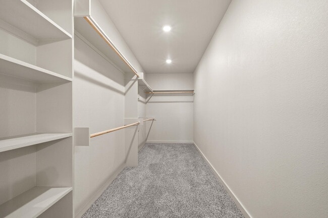 Building Photo - 10911 Aberdeen Ave