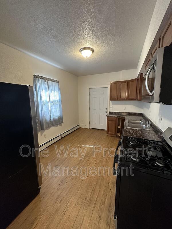 Building Photo - 1317 11th Ave