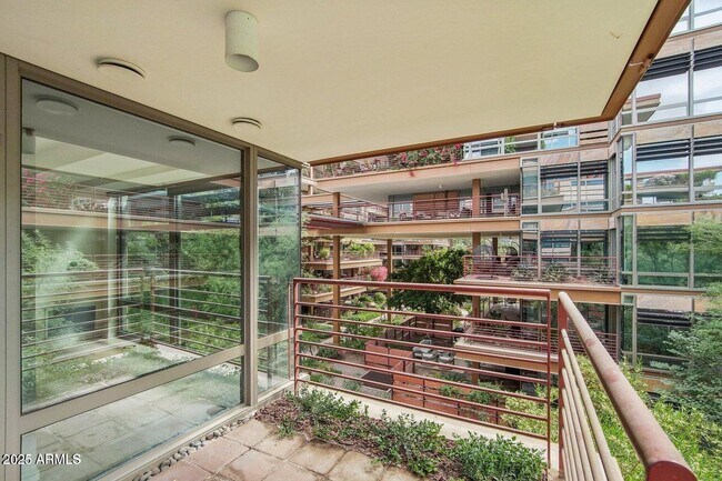 Building Photo - 7131 E Rancho Vista Dr