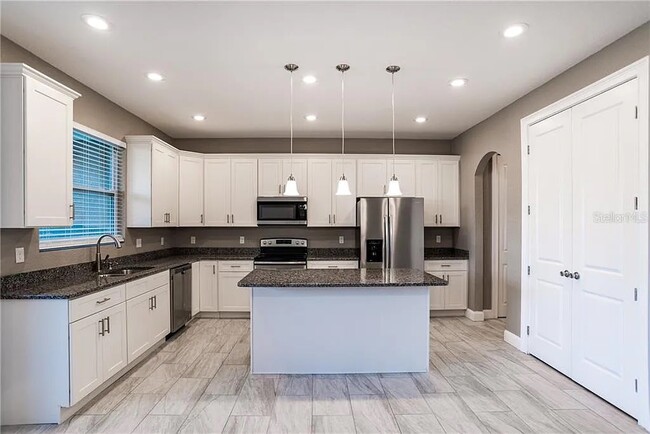 Building Photo - 5424 Lunn Landings Ave