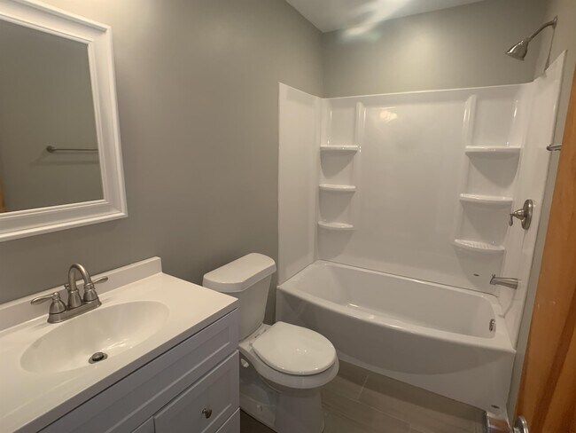 Building Photo - 43 Arabian Dr