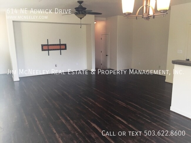 Building Photo - 614 NE Adwick Dr