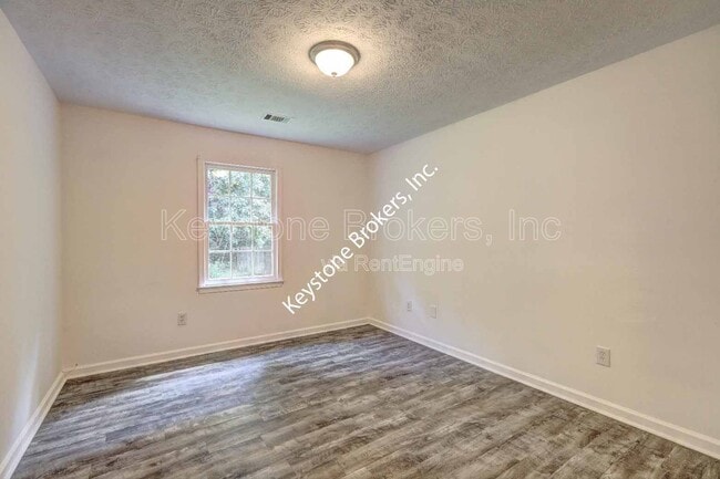 Building Photo - 9166 Tara Dr SW