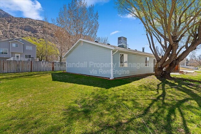 Building Photo - 928 E 1275 N